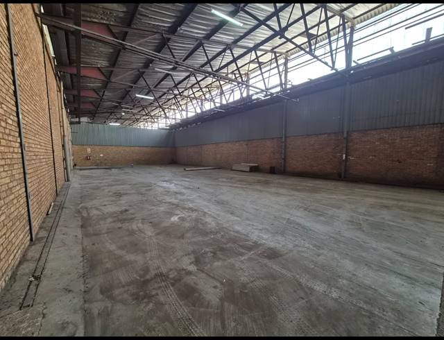 750M² WAREHOUSE TO LET IN WADEVILLE
